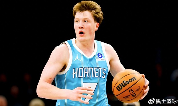 AIYOUXI-20岁新秀狂飙209记三分!他凭什么能叫板库里？|斯蒂芬·库里|新秀赛季|克努佩尔|克雷·汤普森|金州勇士队_新浪体育_新浪新闻