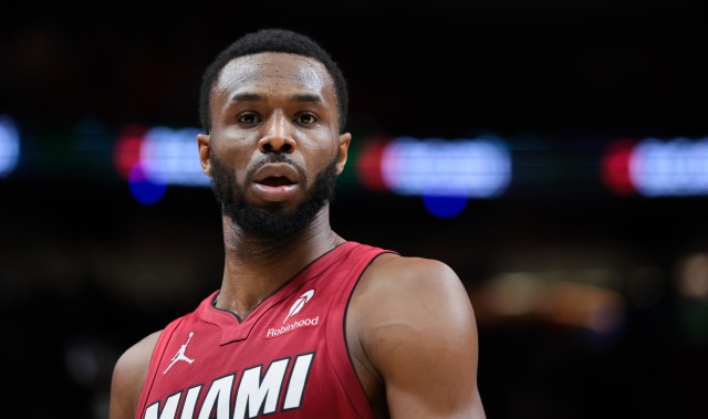 爱游戏体育-球场数学家！维金斯10中5拿下18分2板2助1帽 关键时刻摸不到球