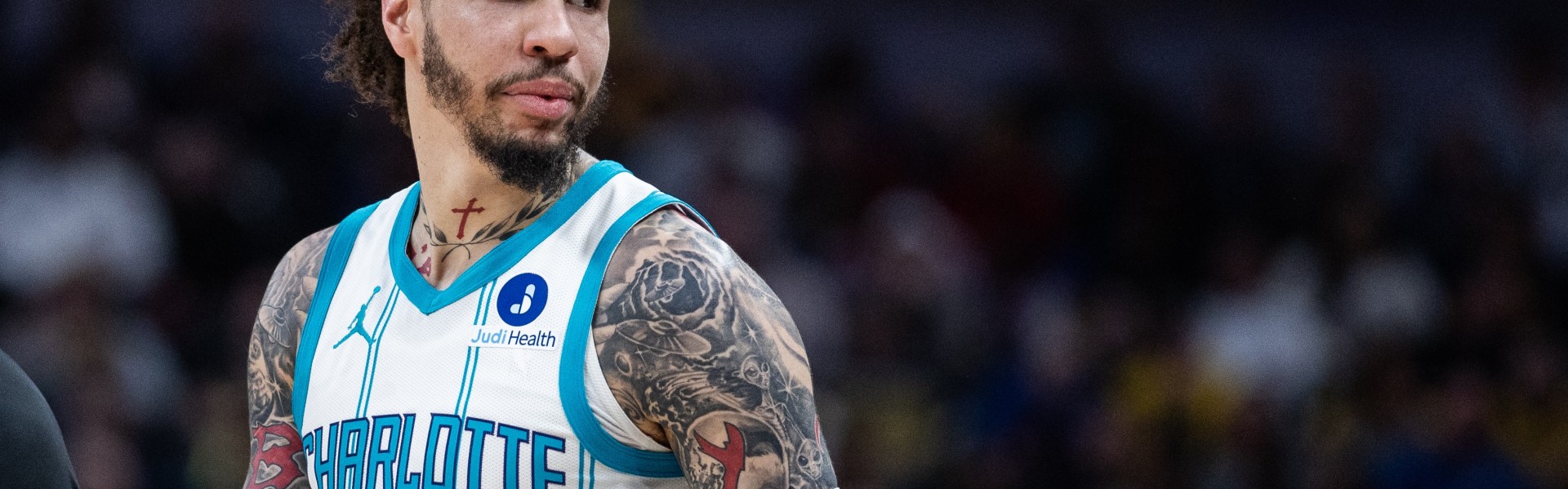 AIYOUXI-有点浪！三球各种外线高难度干拔 半场三分7中2拿9分6板4助