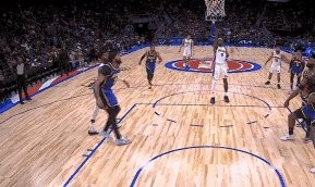 爱游戏官网-湖人活塞火爆冲突！詹姆斯打破对手面部被驱逐