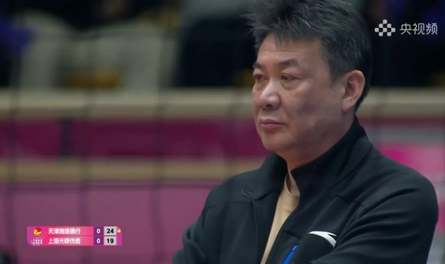 上海一队摆烂但青年队闪光！蔡斌只会一套阵容，不如张磊灵活用人|女排|上海女排|仲慧|执教|郎平_新浪体育_新浪新闻